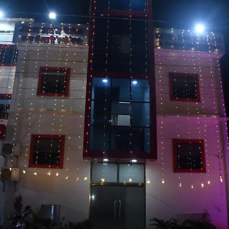 Hotel Awadh Palace Sahjanwa Buitenkant foto