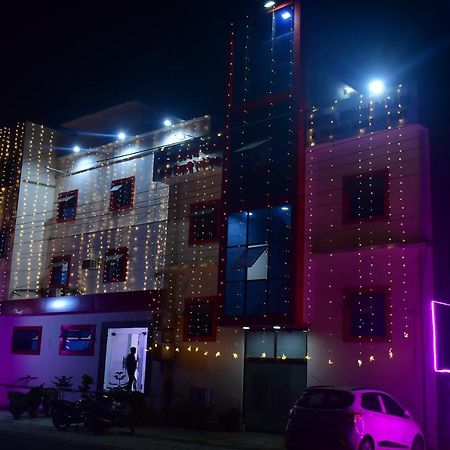 Hotel Awadh Palace Sahjanwa Buitenkant foto