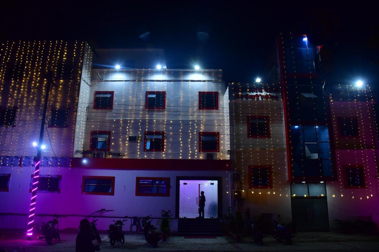 Hotel Awadh Palace Sahjanwa Buitenkant foto