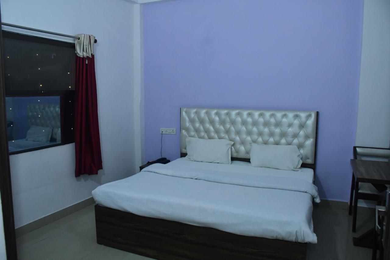 Hotel Awadh Palace Sahjanwa Buitenkant foto