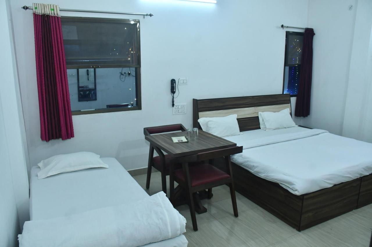 Hotel Awadh Palace Sahjanwa Buitenkant foto