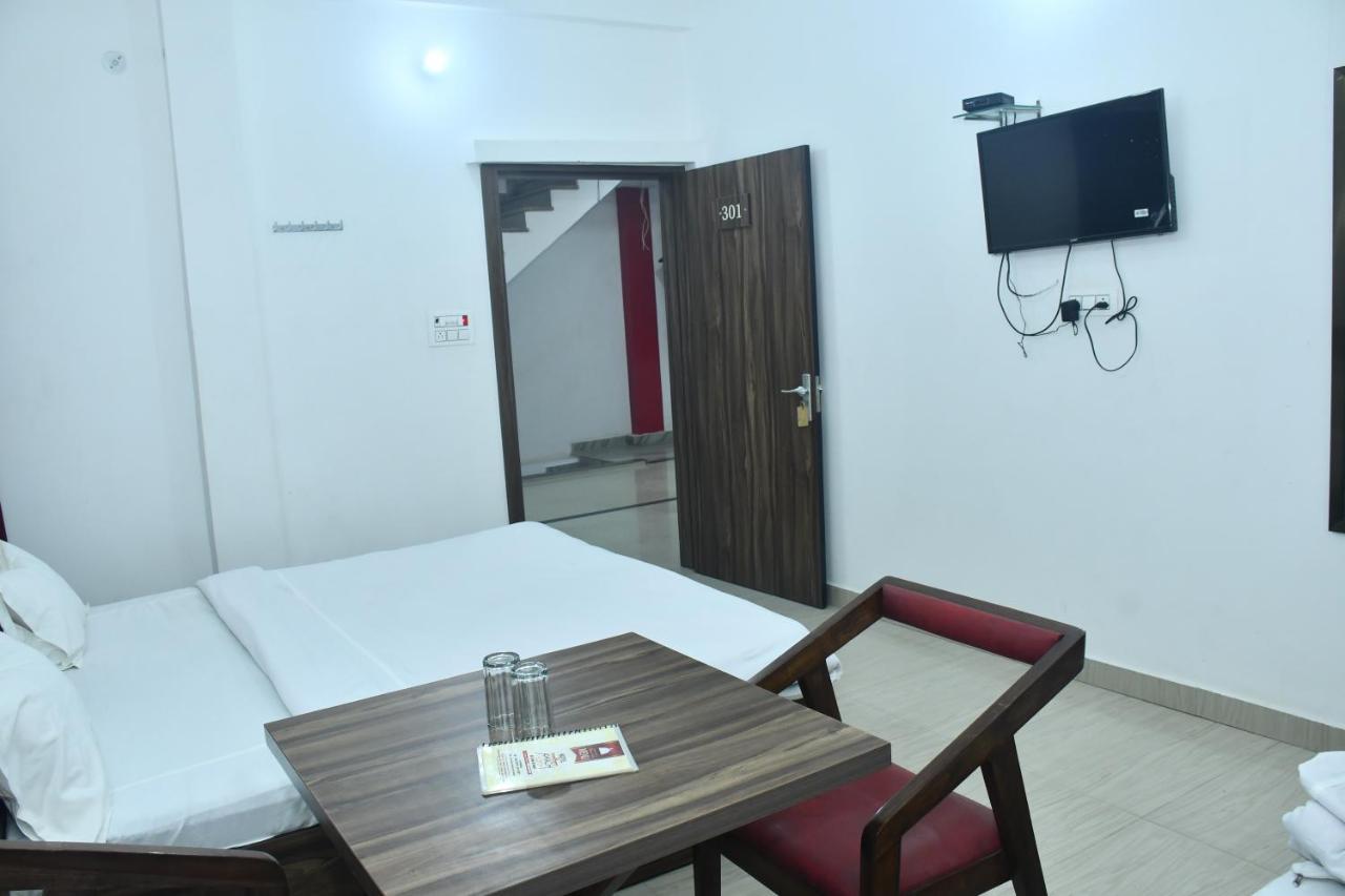 Hotel Awadh Palace Sahjanwa Buitenkant foto