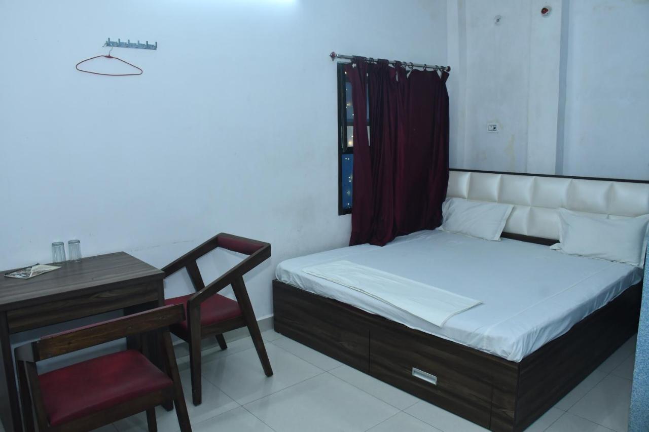 Hotel Awadh Palace Sahjanwa Buitenkant foto