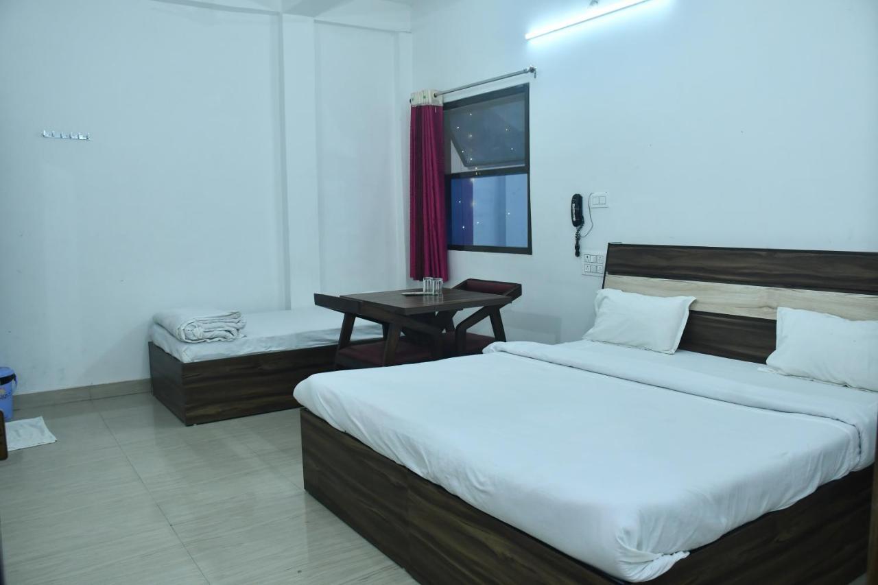 Hotel Awadh Palace Sahjanwa Buitenkant foto