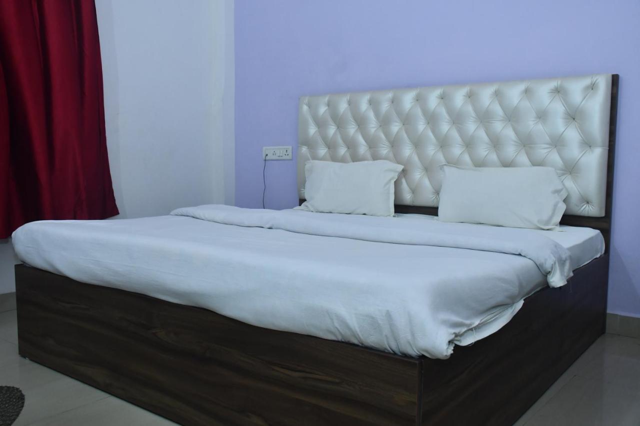 Hotel Awadh Palace Sahjanwa Buitenkant foto